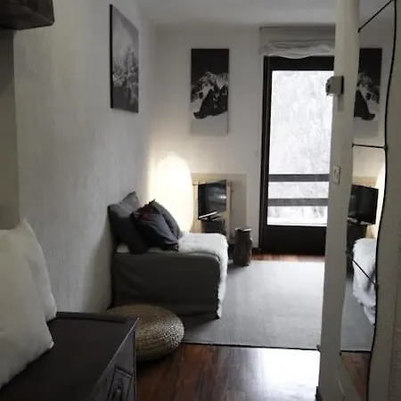 The Pine Cone, Your Nest In Courmayeour. Apartament *