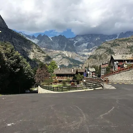 The Pine Cone, Your Nest In Courmayeour.