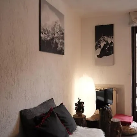The Pine Cone, Your Nest In Courmayeour. Apartment Verrand