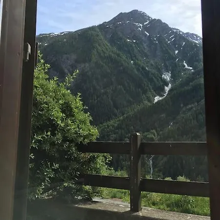 Apartament The Pine Cone, Your Nest In Courmayeour. Verrand